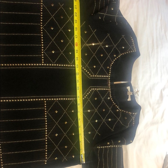 New!😃❤️ Honey punch black blouse. - Picture 7 of 10